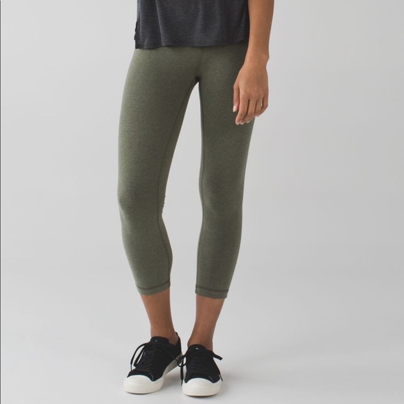 lululemon athletica Pants - Green Lululemon Cropped Leggings
